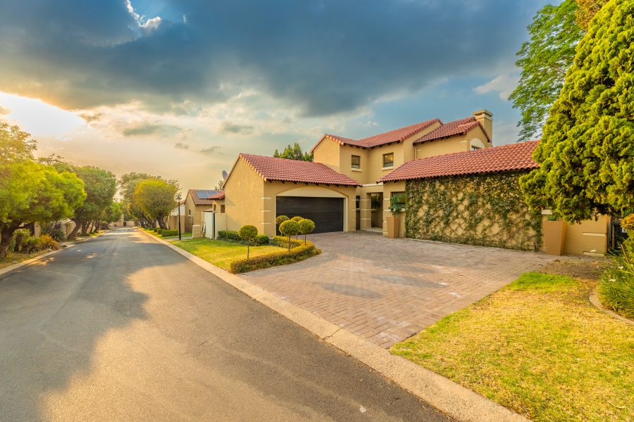 4 Bedroom Property for Sale in Douglasdale Gauteng