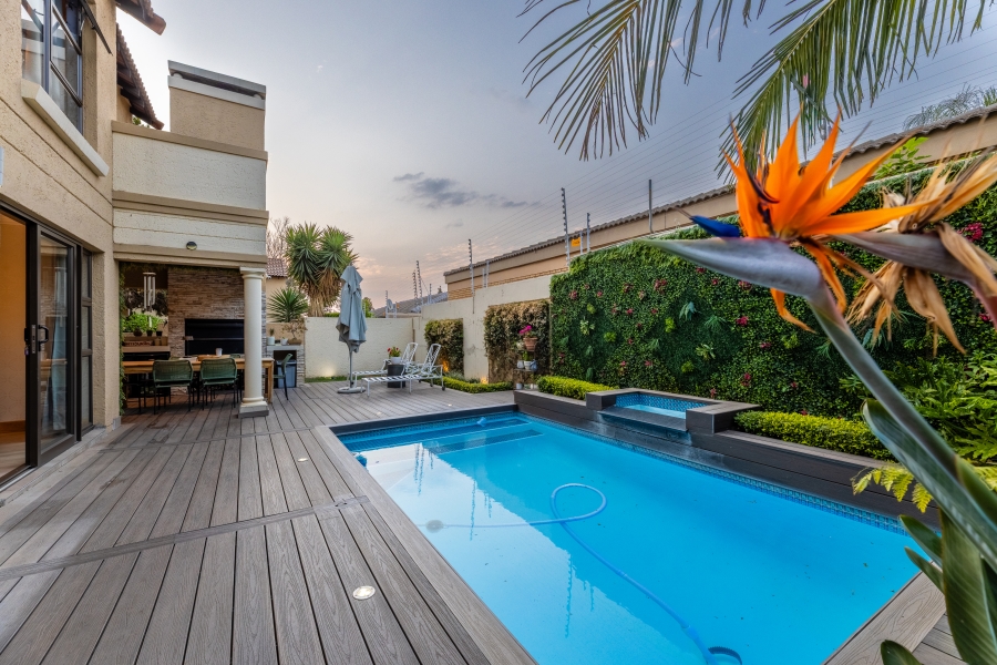 4 Bedroom Property for Sale in Douglasdale Gauteng
