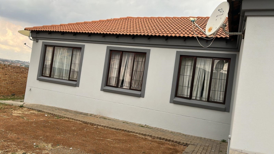3 Bedroom Property for Sale in Thatchfield Estate Gauteng