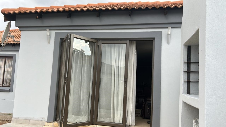 3 Bedroom Property for Sale in Thatchfield Estate Gauteng