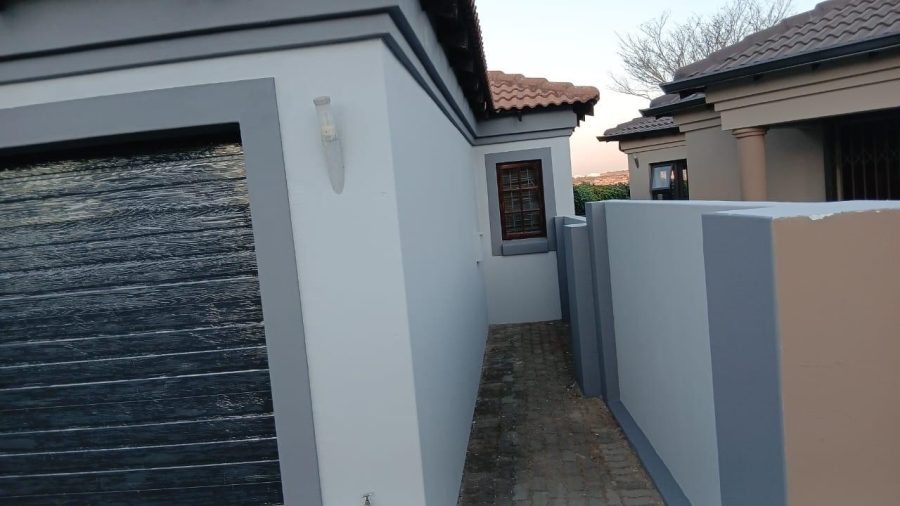 3 Bedroom Property for Sale in Thatchfield Estate Gauteng