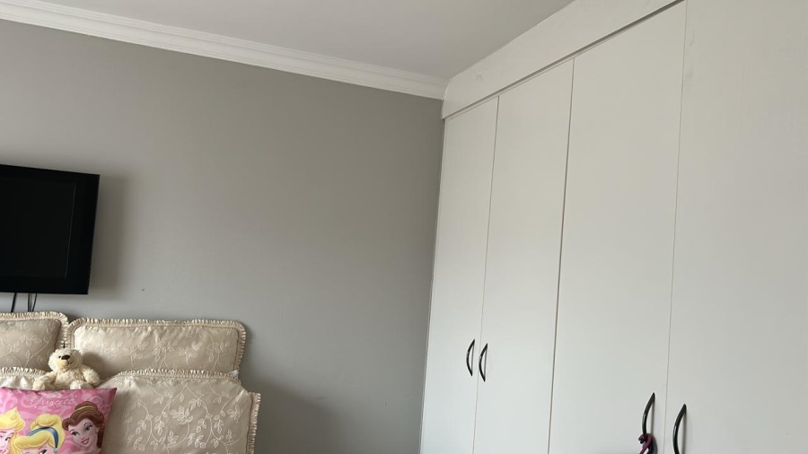 3 Bedroom Property for Sale in Thatchfield Estate Gauteng