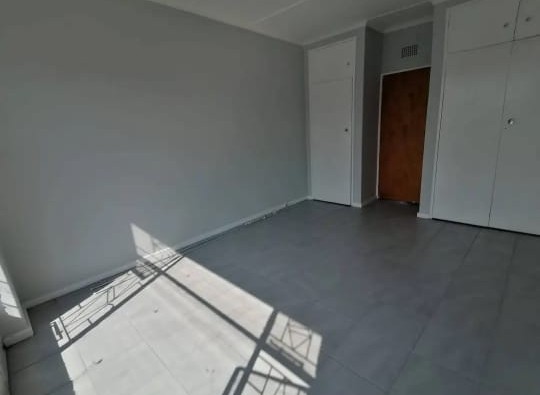1 Bedroom Property for Sale in Strubenvale Gauteng