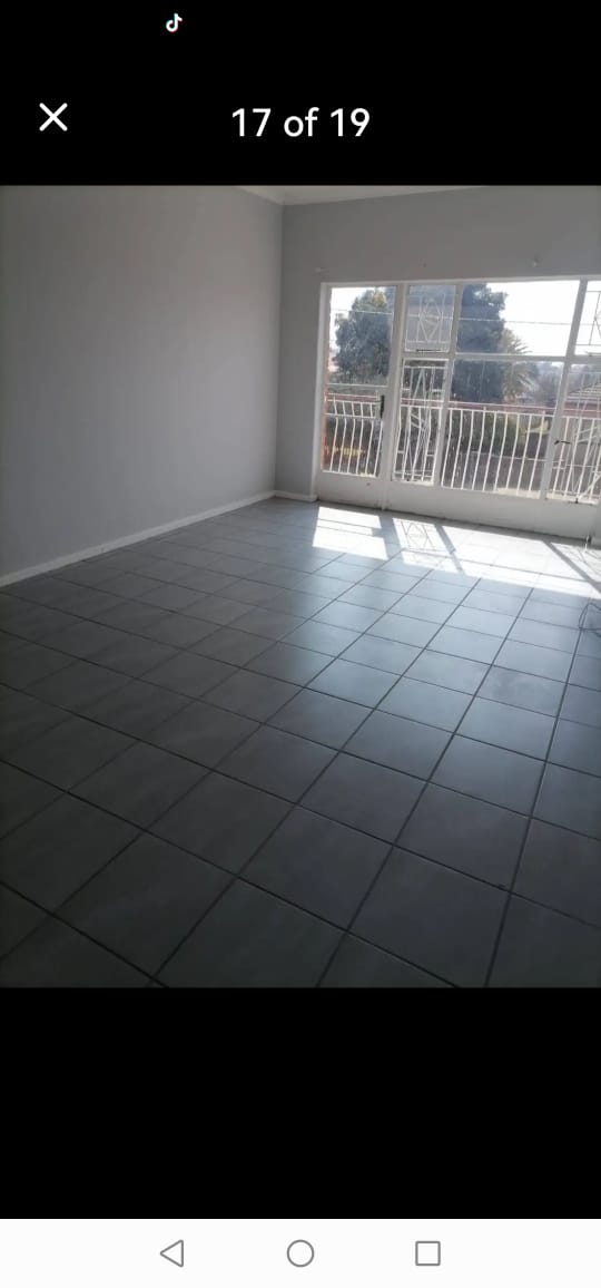 1 Bedroom Property for Sale in Strubenvale Gauteng