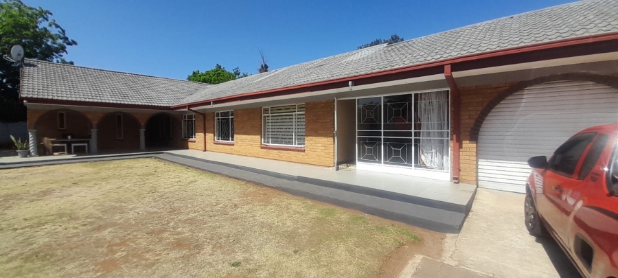 4 Bedroom Property for Sale in Golf Park Gauteng