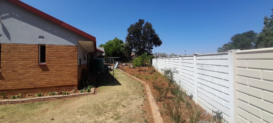 4 Bedroom Property for Sale in Golf Park Gauteng