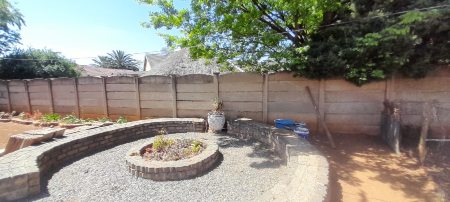 4 Bedroom Property for Sale in Golf Park Gauteng
