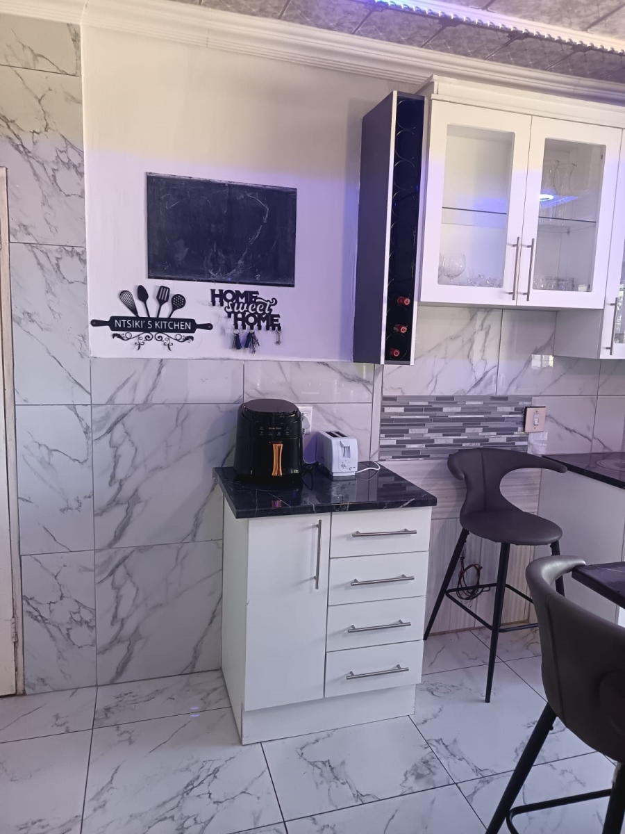 4 Bedroom Property for Sale in Golf Park Gauteng