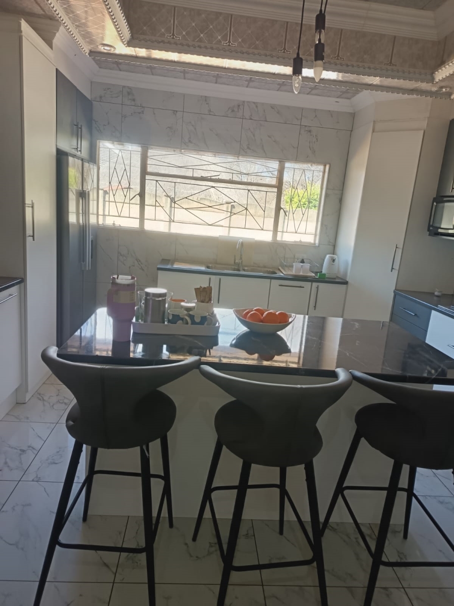4 Bedroom Property for Sale in Golf Park Gauteng