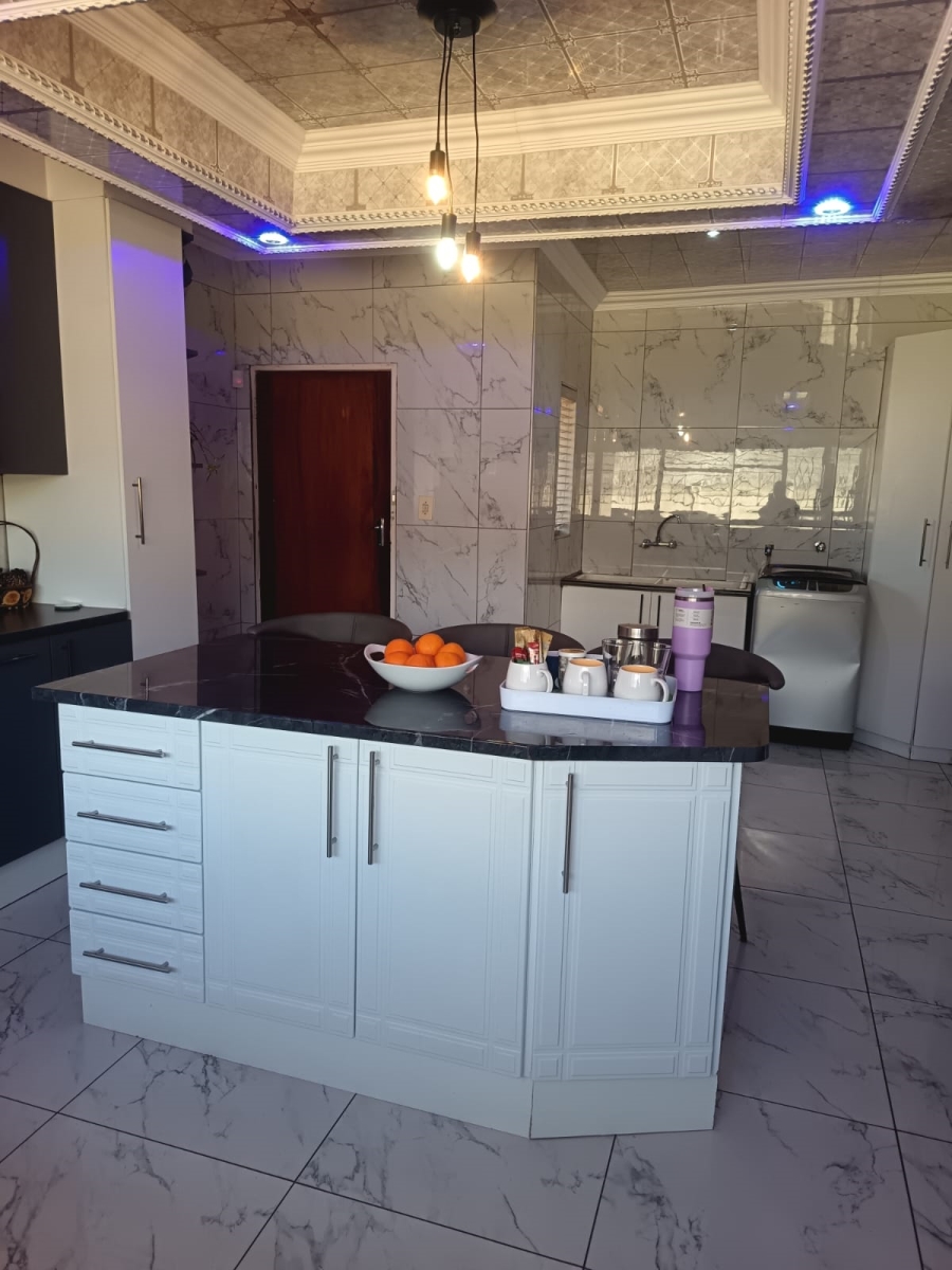 4 Bedroom Property for Sale in Golf Park Gauteng