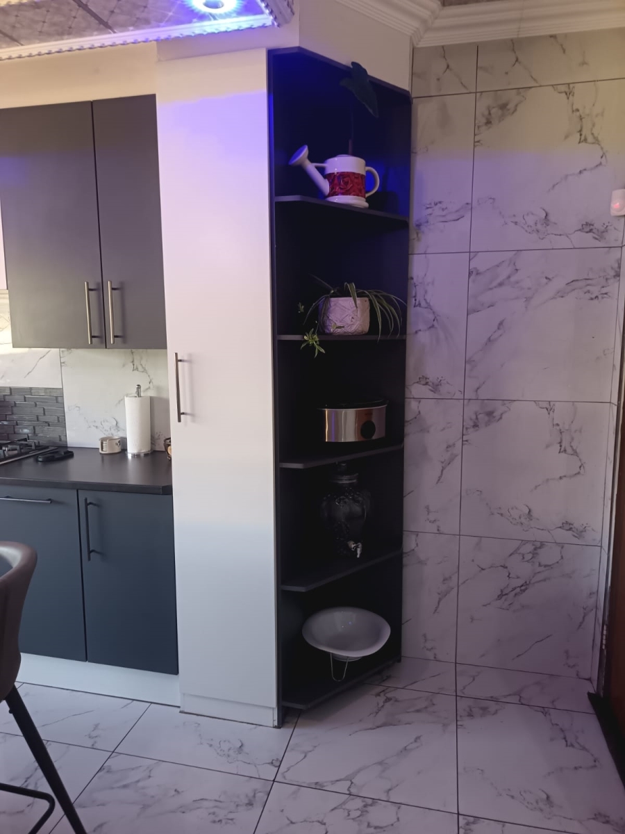 4 Bedroom Property for Sale in Golf Park Gauteng