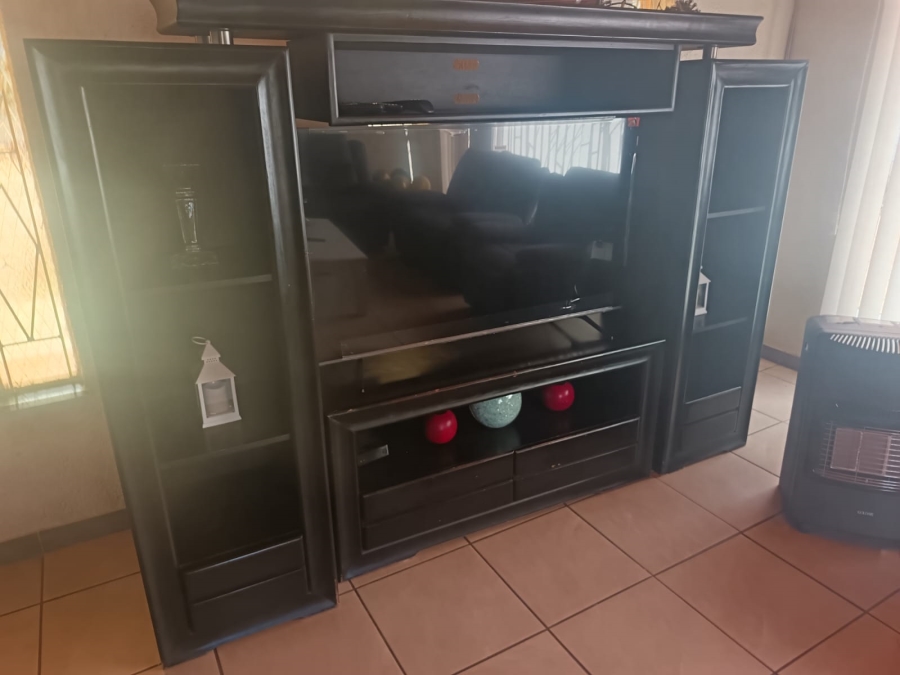 4 Bedroom Property for Sale in Golf Park Gauteng