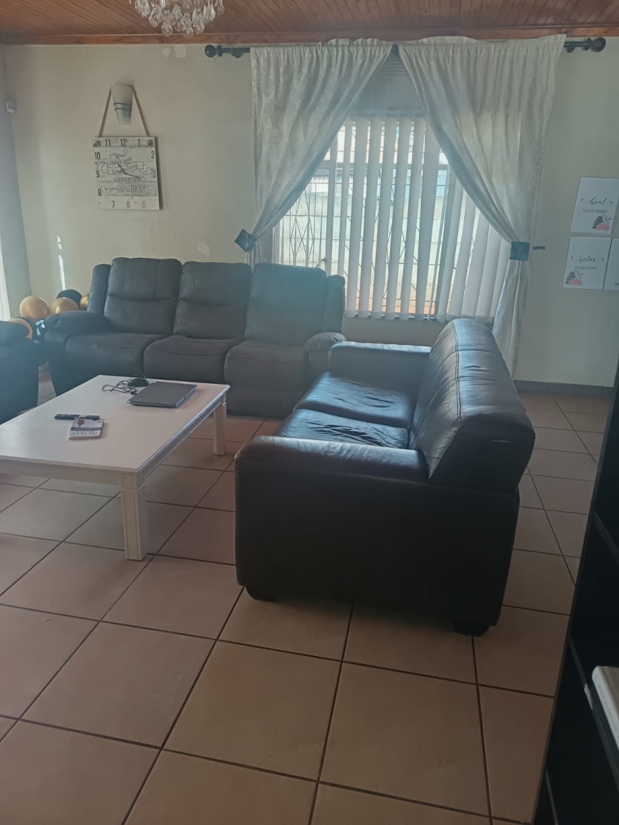 4 Bedroom Property for Sale in Golf Park Gauteng
