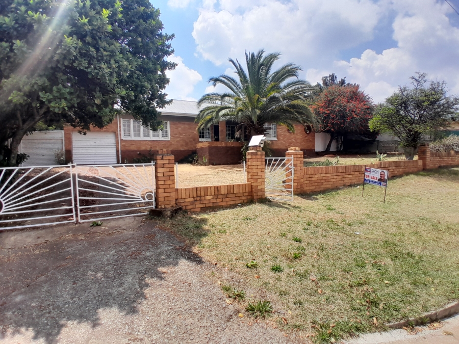 3 Bedroom Property for Sale in Discovery Gauteng