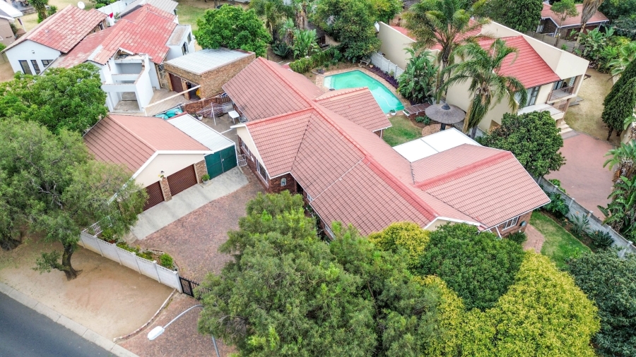 4 Bedroom Property for Sale in The Reeds Gauteng