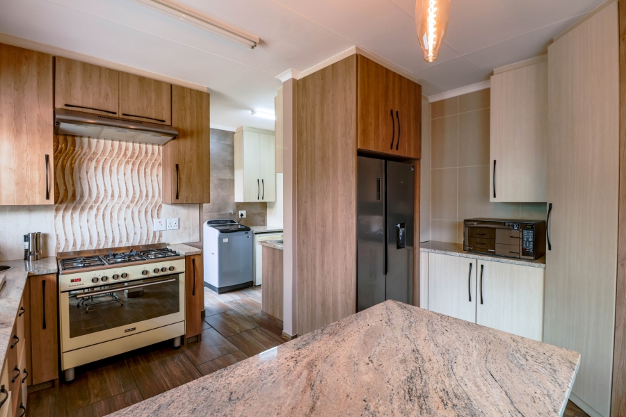 4 Bedroom Property for Sale in The Reeds Gauteng