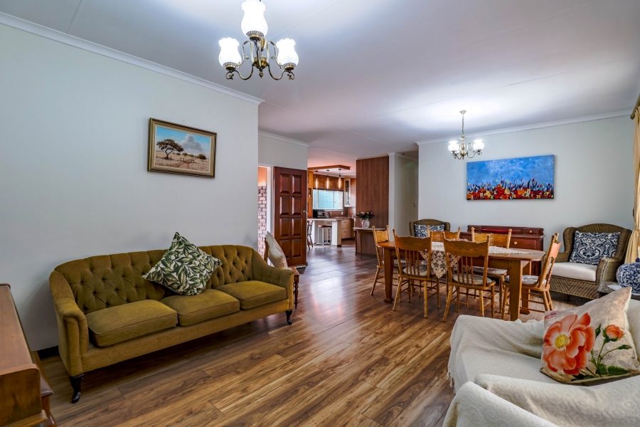 4 Bedroom Property for Sale in The Reeds Gauteng