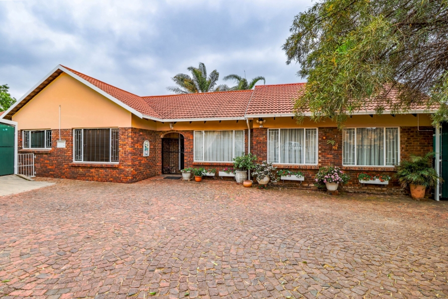 4 Bedroom Property for Sale in The Reeds Gauteng