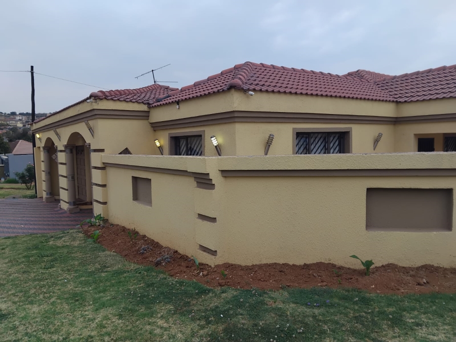 3 Bedroom Property for Sale in Zakariyya Park Gauteng