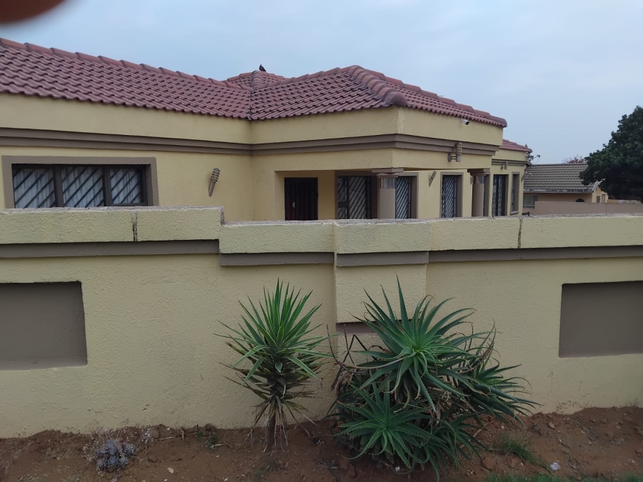 3 Bedroom Property for Sale in Zakariyya Park Gauteng