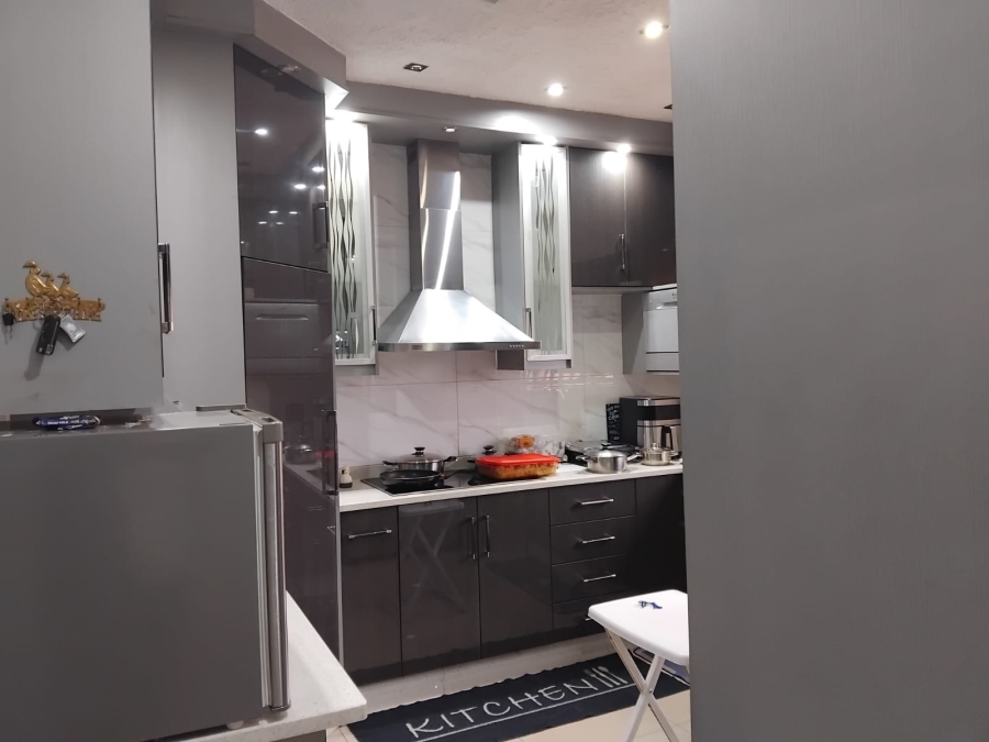 3 Bedroom Property for Sale in Zakariyya Park Gauteng
