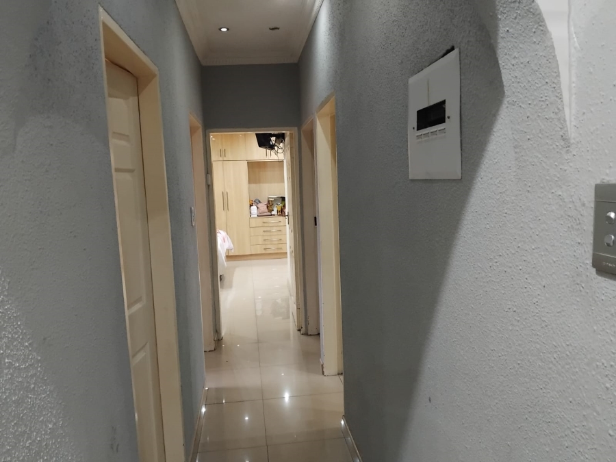 3 Bedroom Property for Sale in Zakariyya Park Gauteng
