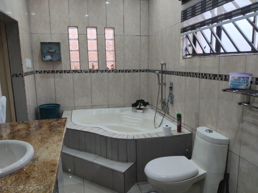3 Bedroom Property for Sale in Zakariyya Park Gauteng