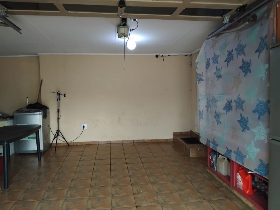 3 Bedroom Property for Sale in Zakariyya Park Gauteng