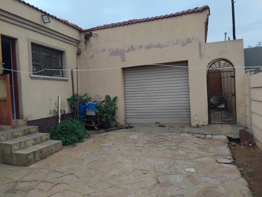 3 Bedroom Property for Sale in Zakariyya Park Gauteng
