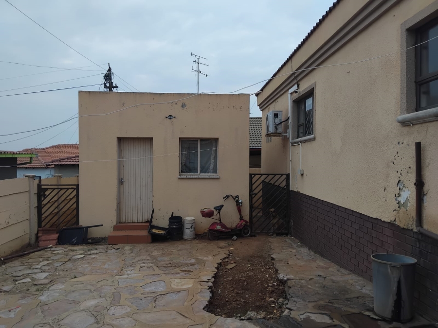 3 Bedroom Property for Sale in Zakariyya Park Gauteng