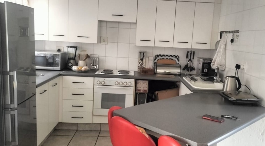 1 Bedroom Property for Sale in Morningside Gauteng