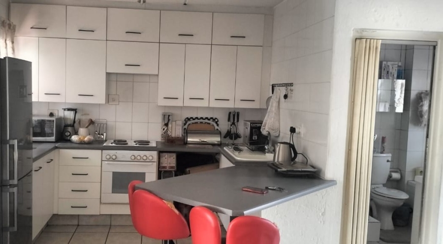 1 Bedroom Property for Sale in Morningside Gauteng