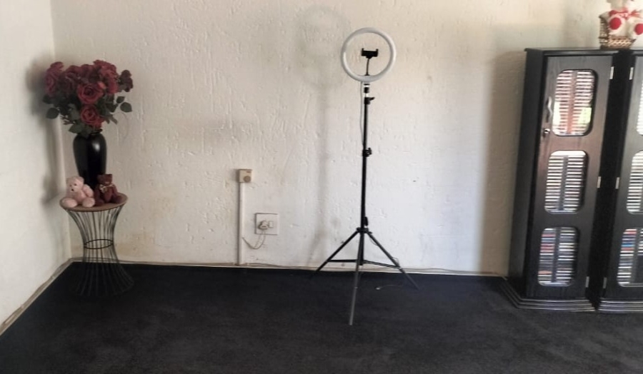 1 Bedroom Property for Sale in Morningside Gauteng