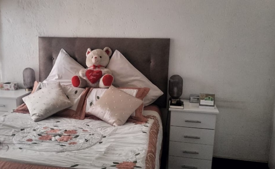 1 Bedroom Property for Sale in Morningside Gauteng