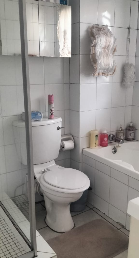 1 Bedroom Property for Sale in Morningside Gauteng