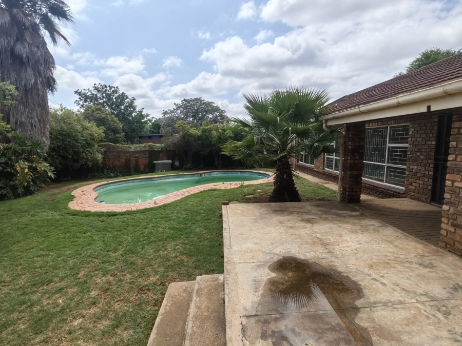 5 Bedroom Property for Sale in Rensburg Gauteng