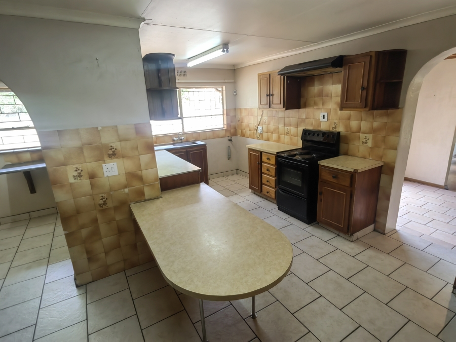 5 Bedroom Property for Sale in Rensburg Gauteng