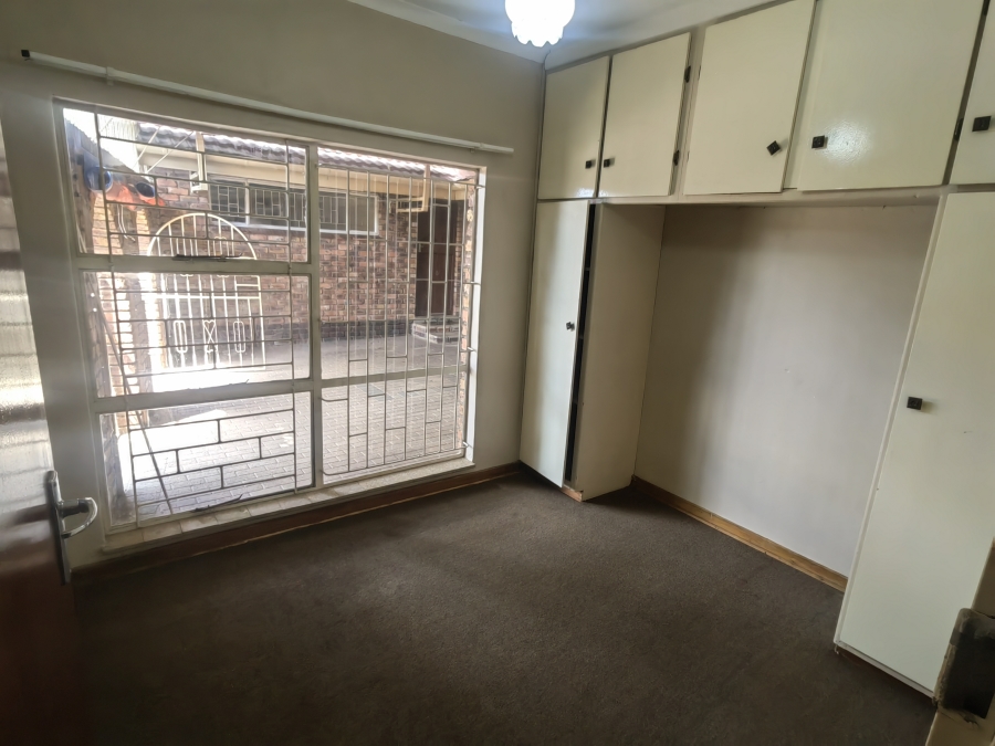 5 Bedroom Property for Sale in Rensburg Gauteng