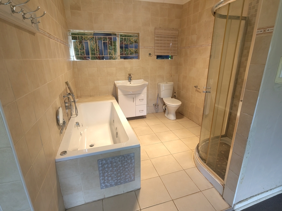 5 Bedroom Property for Sale in Rensburg Gauteng