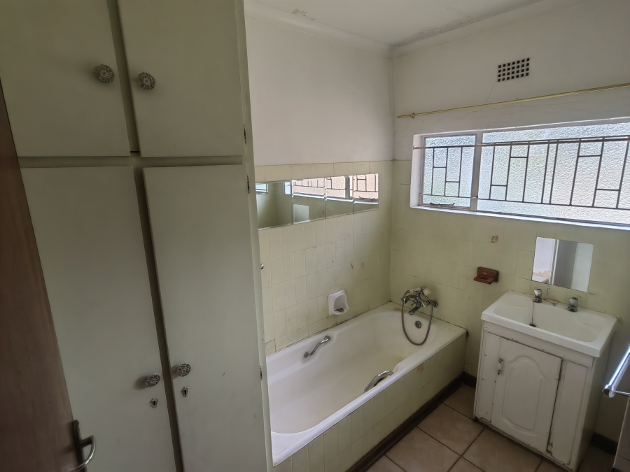 5 Bedroom Property for Sale in Rensburg Gauteng