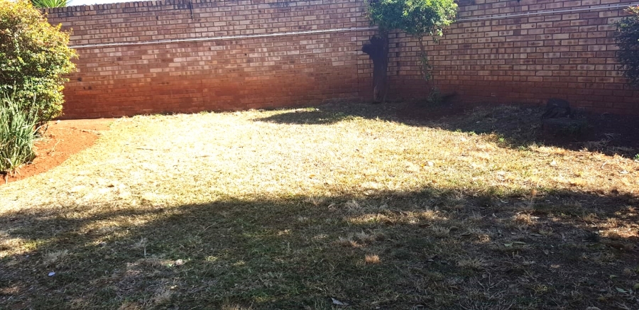 2 Bedroom Property for Sale in Wilgeheuwel Gauteng