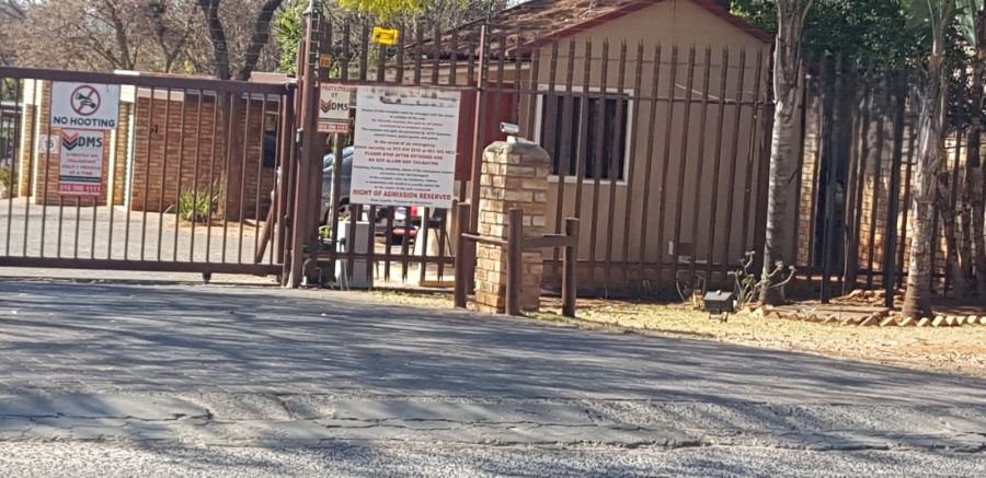 2 Bedroom Property for Sale in Wilgeheuwel Gauteng