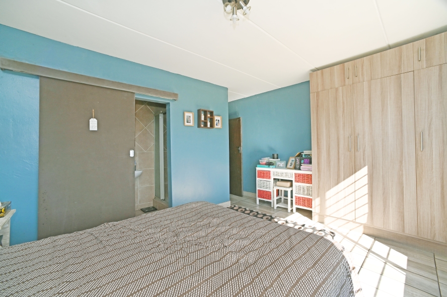 2 Bedroom Property for Sale in Oriel Gauteng
