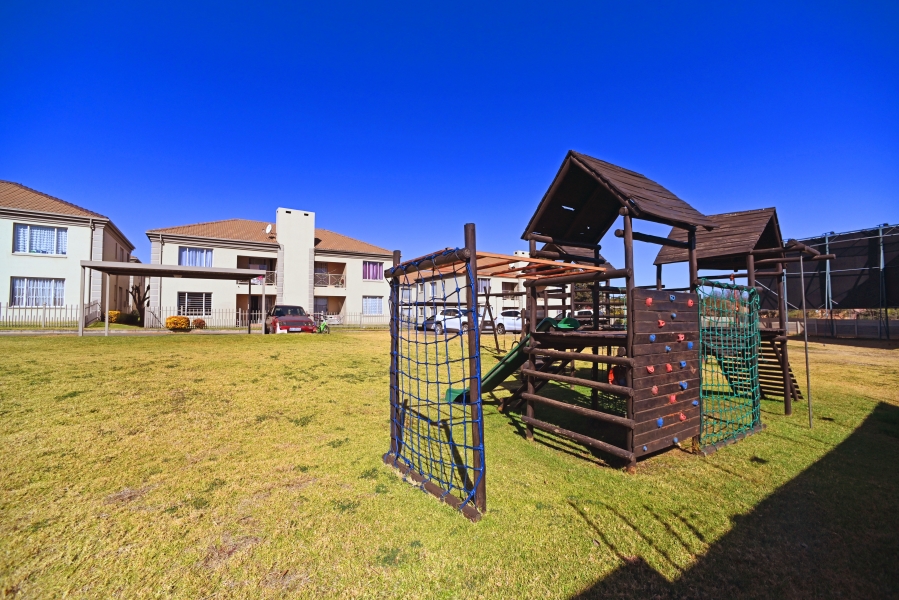 2 Bedroom Property for Sale in Oriel Gauteng