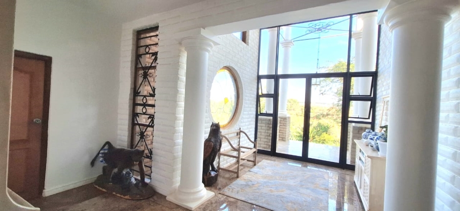 6 Bedroom Property for Sale in Protea Ridge Gauteng
