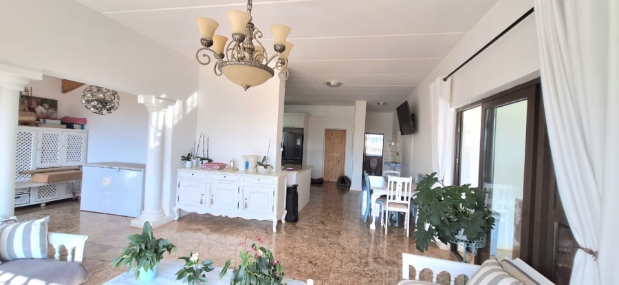6 Bedroom Property for Sale in Protea Ridge Gauteng