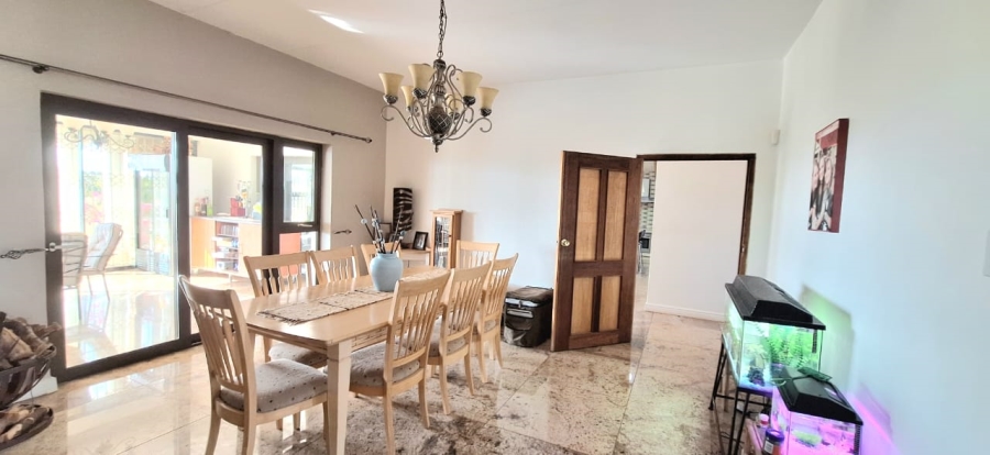 6 Bedroom Property for Sale in Protea Ridge Gauteng