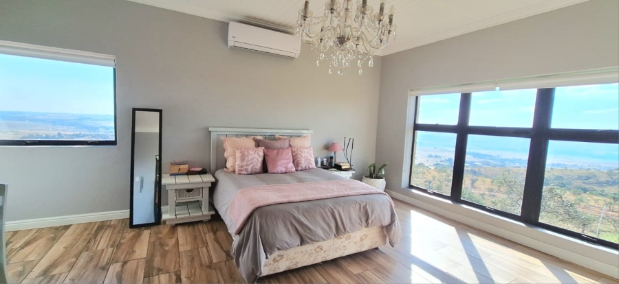 6 Bedroom Property for Sale in Protea Ridge Gauteng