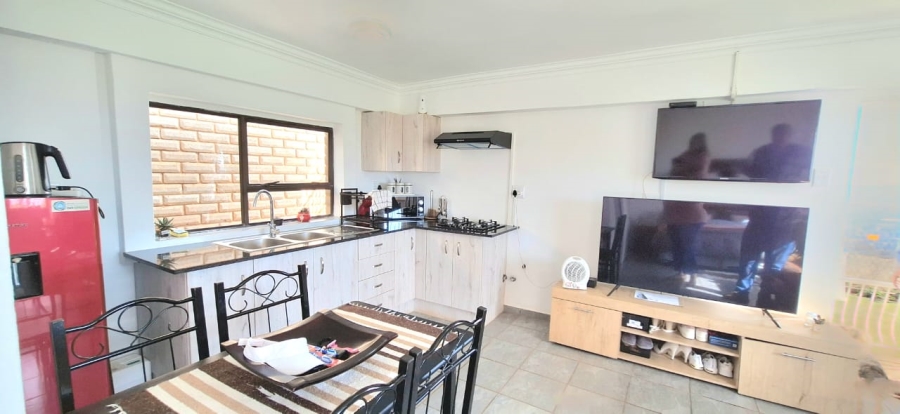 6 Bedroom Property for Sale in Protea Ridge Gauteng
