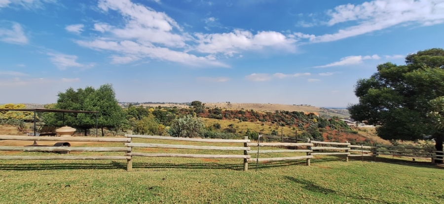 6 Bedroom Property for Sale in Protea Ridge Gauteng